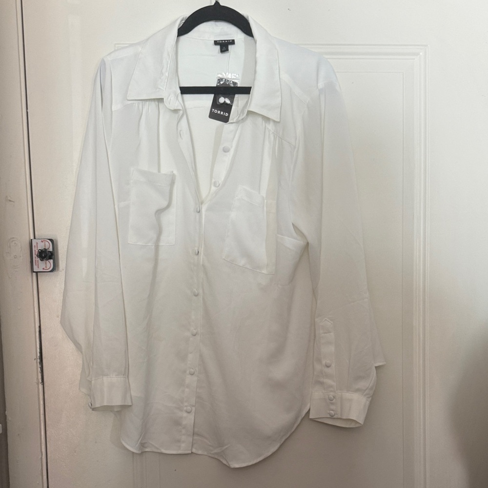 Torrid Womens White Button-Down Shirt